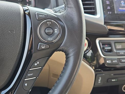 Used 2016 Honda Pilot Touring image 18