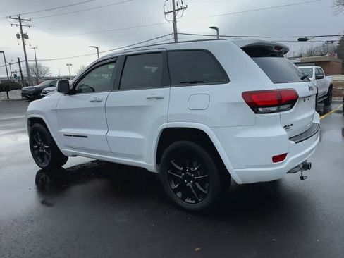Used 2020 Jeep Grand Cherokee Altitude image 6