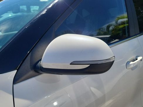 Used 2024 Kia Seltos S FWD image 3