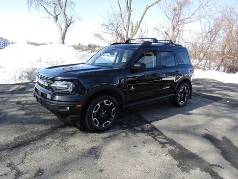 Used 2021 Ford Bronco Sport Outer Banks w/ Outer Banks Package (96D) image 2