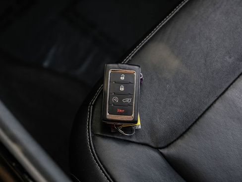 Used 2022 Jeep Grand Cherokee Limited image 71