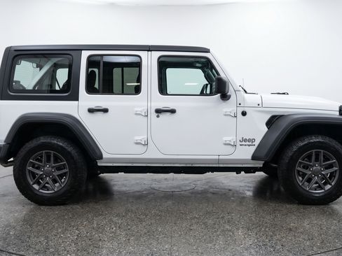 Used 2025 Jeep Wrangler Unlimited Sport AWD/4WD image 11