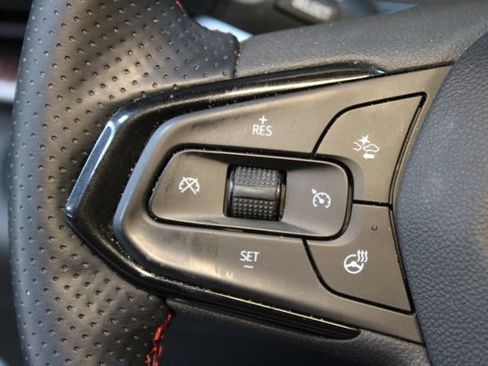 Used 2025 Chevrolet Trax RS w/ Driver Confidence Package FWD image 19