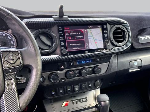 Used 2021 Toyota Tacoma TRD Sport w/ TRD Premium Sport Package AWD/4WD image 7
