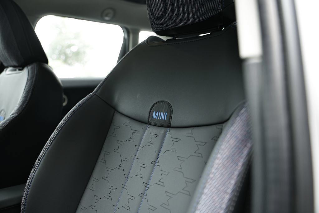 New 2026 MINI Cooper 4-Door Hardtop FWD image 22