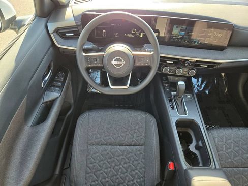 Certified 2025 Nissan Kicks SV FWD image 13