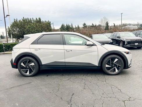 New 2026 Hyundai Ioniq 5 SE image 6