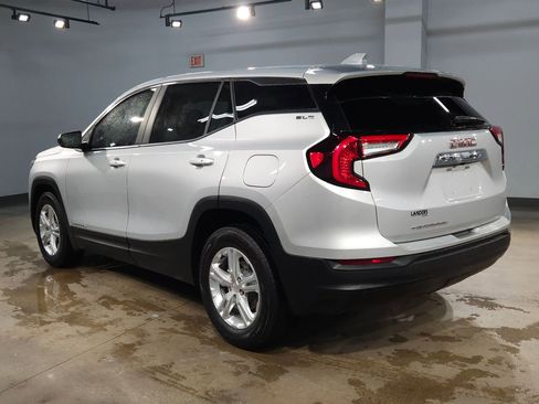 Used 2022 GMC Terrain SLE image 5