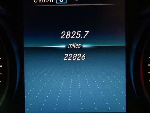 Used 2022 Mercedes-Benz GLC 300 4MATIC image 33