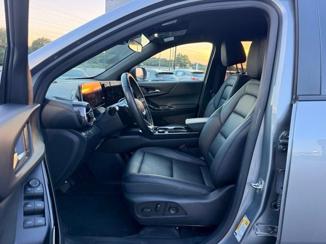 Used 2026 Chevrolet Equinox LT w/ Convenience Package II FWD image 18