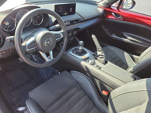 Used 2025 MAZDA MX-5 Miata RF Club RWD image 13
