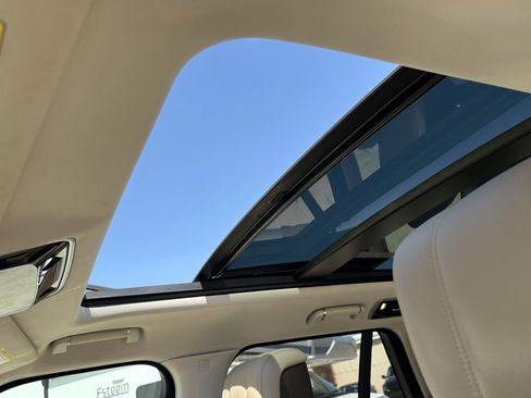 Used 2020 Land Rover Range Rover HSE image 23