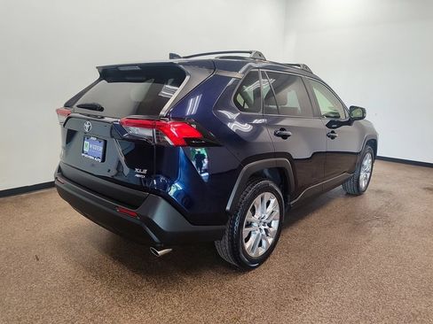 Used 2019 Toyota RAV4 XLE Premium w/ Cold Weather Package AWD/4WD image 6