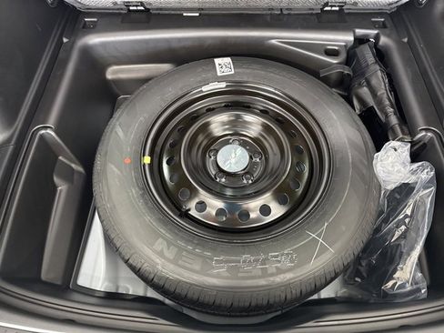 New 2025 Jeep Grand Cherokee Laredo X w/ Luxury Tech Group I image 35