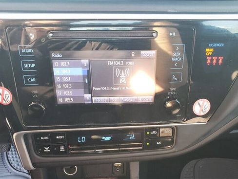 Used 2018 Toyota Corolla LE FWD image 10