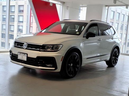 Used 2021 Volkswagen Tiguan SE R-Line AWD/4WD image 1