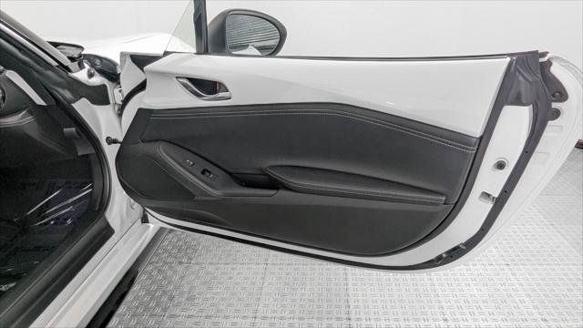 Used 2020 MAZDA MX-5 Miata Club w/ Brembo/BBS Recaro Package RWD image 16