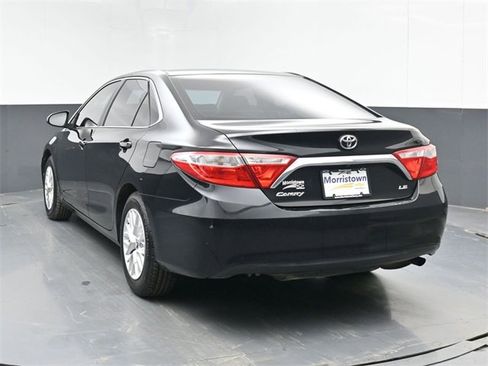 Used 2016 Toyota Camry LE image 12