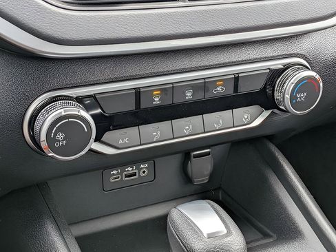Certified 2025 Nissan Altima 2.5 S FWD image 19