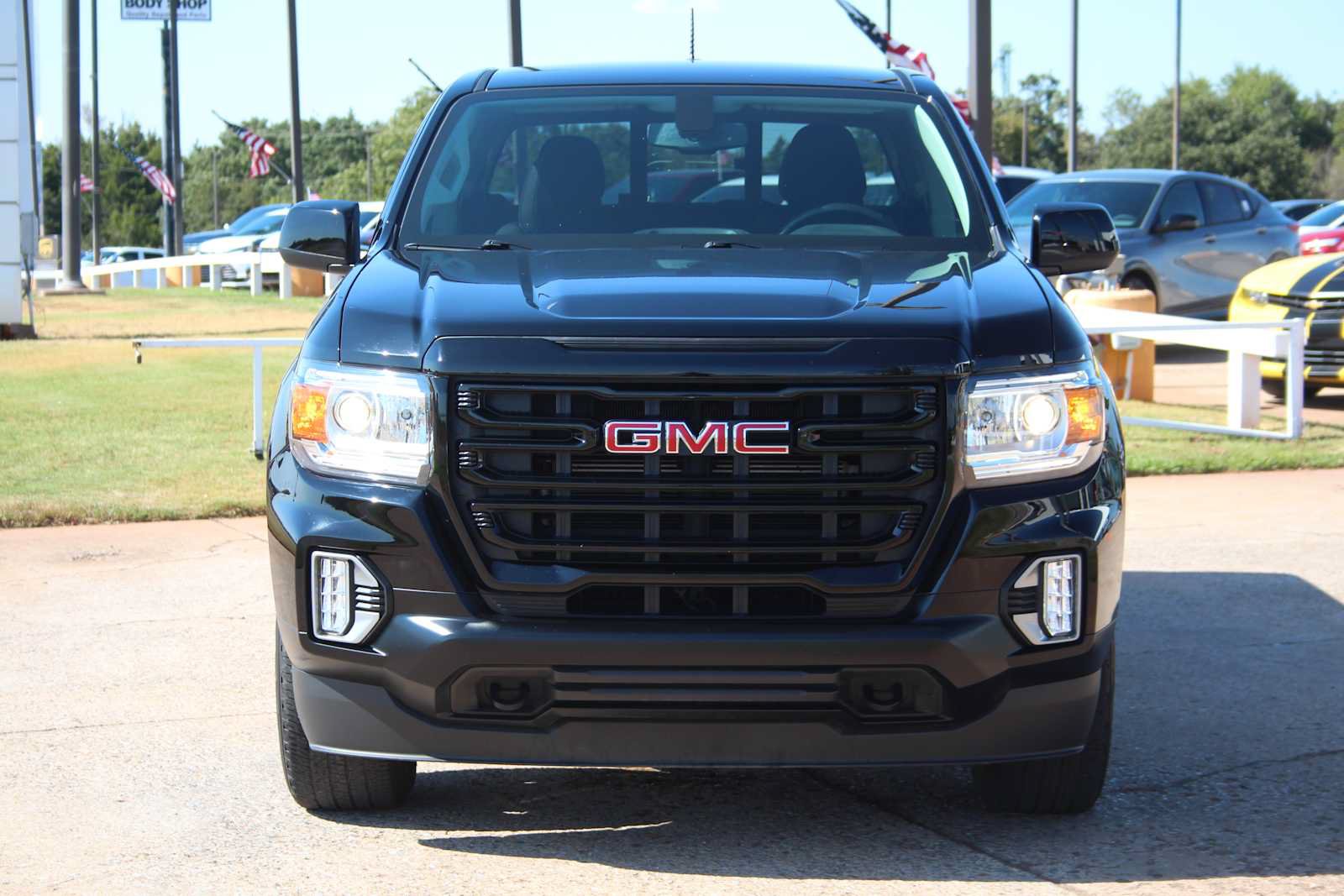 Used 2022 GMC Canyon Elevation w/ Elevation Premium Package AWD/4WD image 3