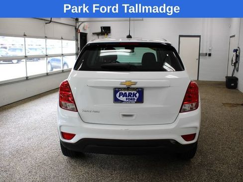 Used 2018 Chevrolet Trax LS AWD/4WD image 4