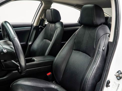 Used 2018 Honda Civic Touring image 31