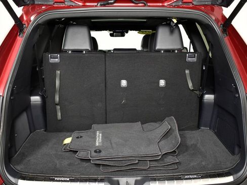 Used 2025 Toyota Grand Highlander AWD Hybrid image 28