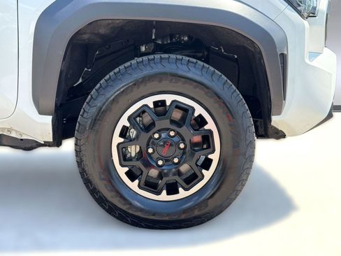 Used 2025 Toyota Tacoma TRD Off-Road AWD/4WD image 12
