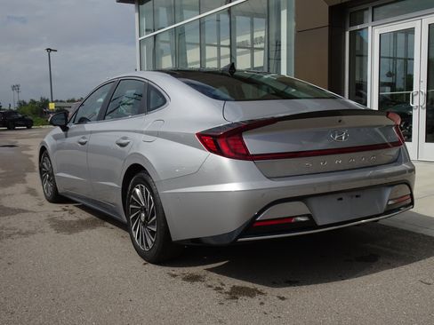 Used 2023 Hyundai Sonata Limited FWD image 3