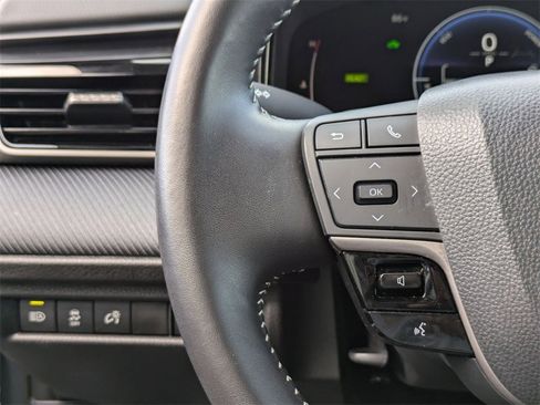 Used 2025 Toyota Camry SE image 20