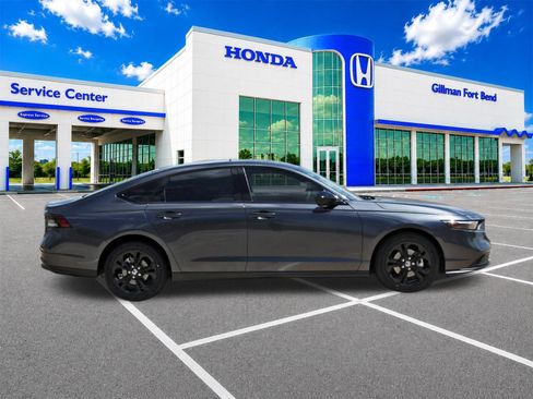 Used 2025 Honda Accord SE image 8