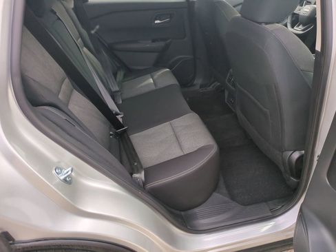 Used 2025 Nissan Rogue SV image 25