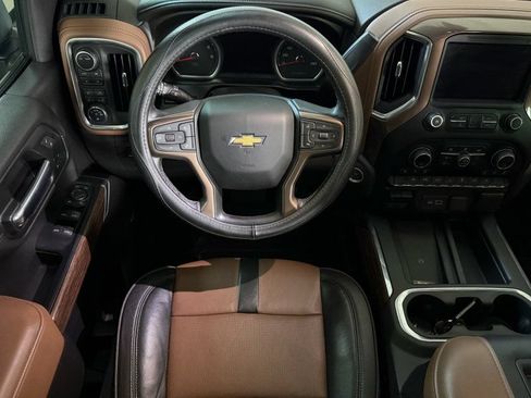 Used 2021 Chevrolet Silverado 1500 High Country w/ Technology Package AWD/4WD image 18
