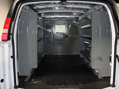 Used 2012 Chevrolet Express 1500 RWD image 23