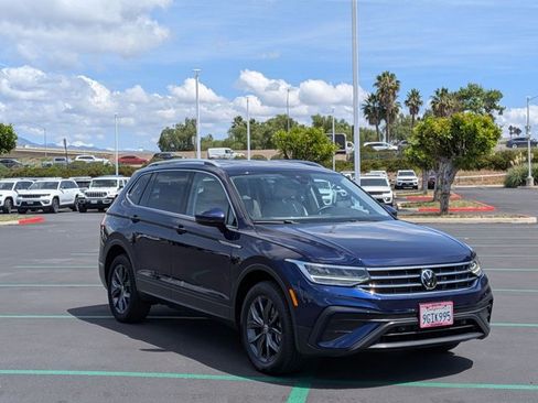 Used 2023 Volkswagen Tiguan SE image 3