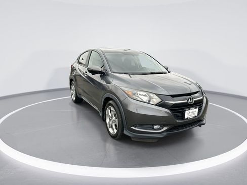 Used 2017 Honda HR-V EX image 2