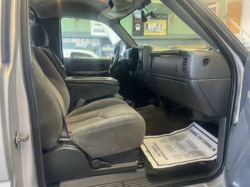 Used 2004 Chevrolet Silverado 1500 4x4 Regular Cab w/ Light Duty Power Package image 6