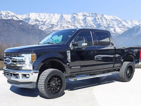 Used 2018 Ford F350 Lariat AWD/4WD image 2