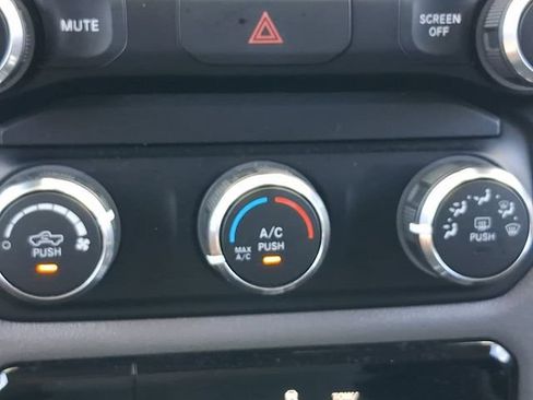 Used 2020 RAM 1500 Big Horn AWD/4WD image 5