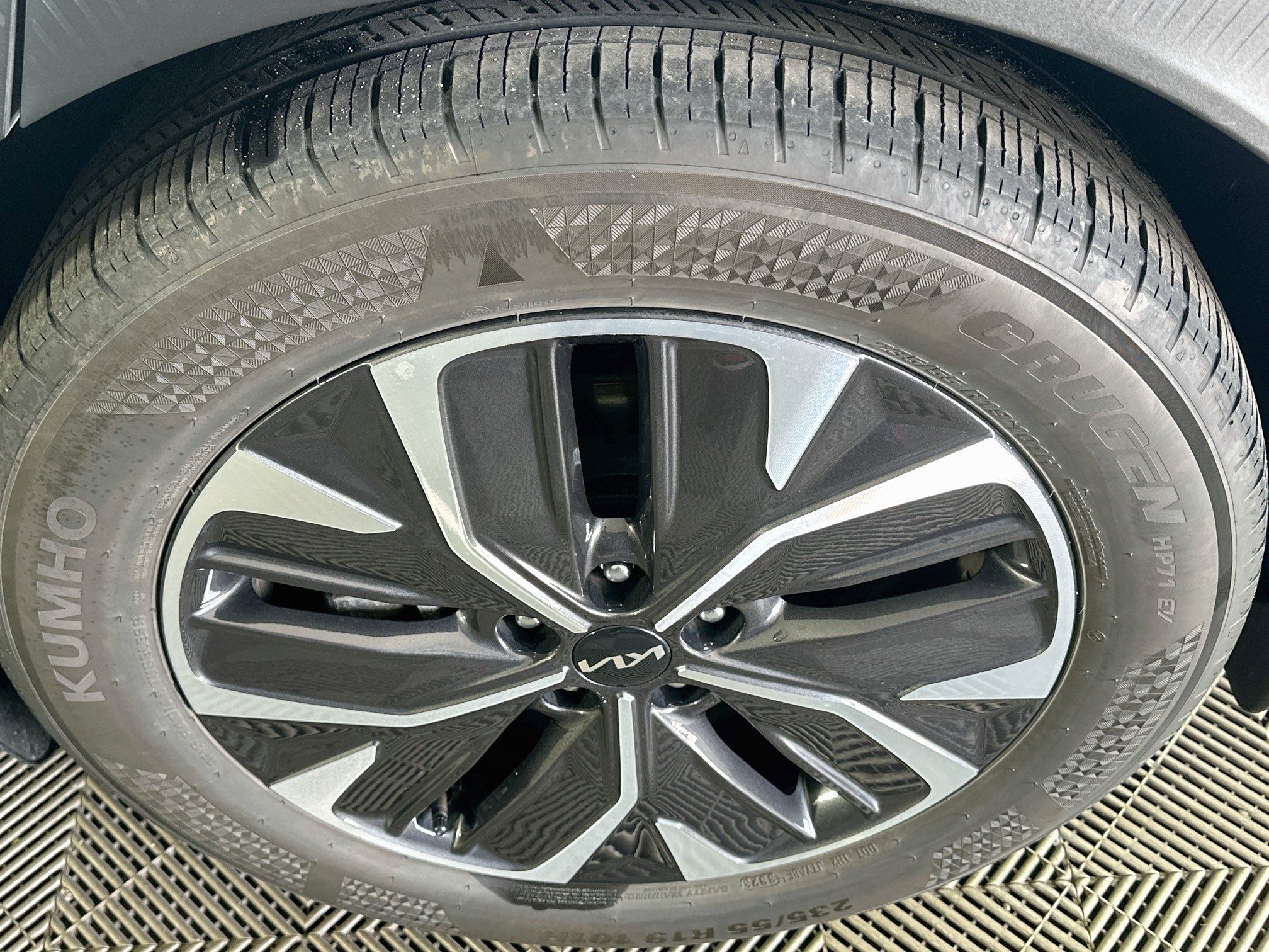 Used 2024 Kia EV6 Light AWD/4WD image 11