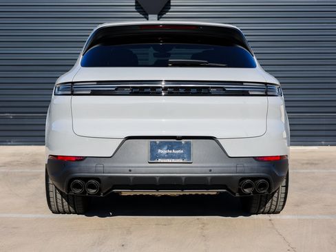 New 2025 Porsche Cayenne E-Hybrid image 6