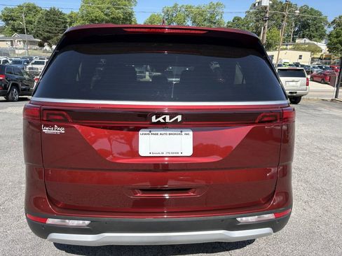 Used 2024 Kia Carnival LX FWD image 4