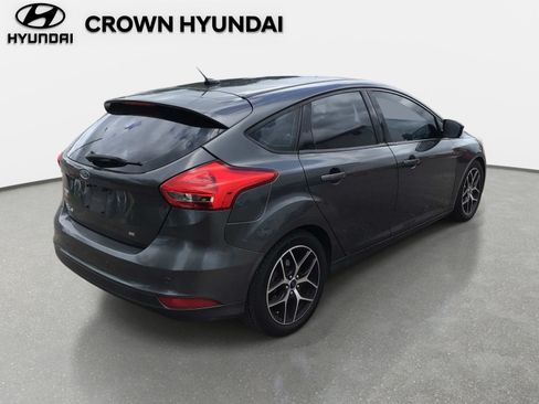 Used 2017 Ford Focus SEL FWD image 4