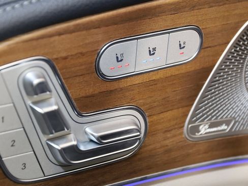 Used 2024 Mercedes-Benz GLS 580 4MATIC image 8