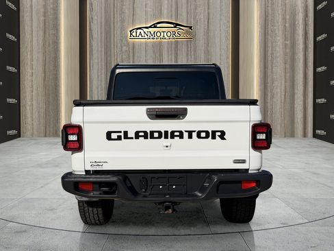 Used 2020 Jeep Gladiator Overland image 6