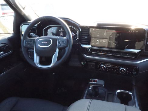New 2026 GMC Sierra 1500 SLT image 10