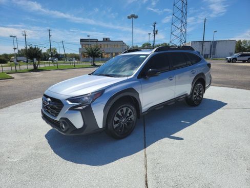New 2025 Subaru Outback Onyx Edition XT w/ Tech Package 3 image 2