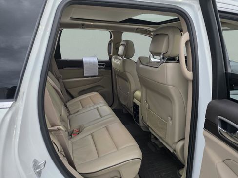 Used 2018 Jeep Grand Cherokee Overland image 21