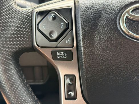 Used 2021 Toyota Tacoma SR5 RWD image 17