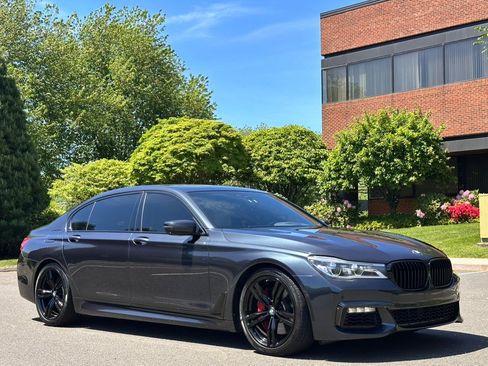 Used 2016 BMW 750i xDrive AWD/4WD image 10